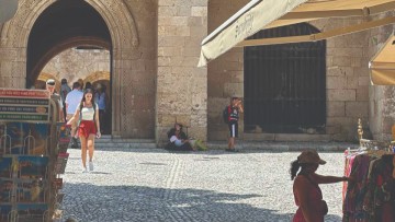 Σύλληψη 9 γυναικών Ρομά που εκμεταλλεύονταν ανήλικα και τα έβαζαν να επαιτούν