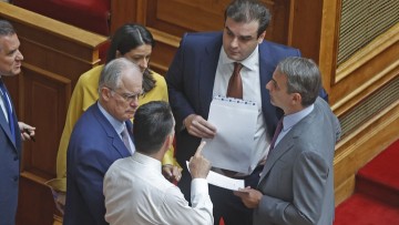 Ξανά πρόεδρος της βουλής με 249 ψήφους ο Κωνσταντίνος Τασούλας