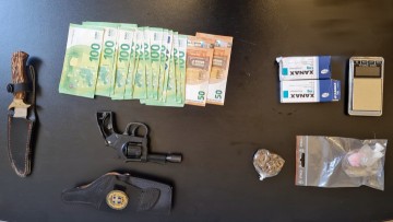 Συνελήφθη 37χρονος για κλοπή, κατοχή ναρκωτικών και όπλων