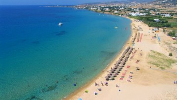 Oι Κύπριοι κατακλύζουν  τα ελληνικά νησιά αυτό το καλοκαίρι