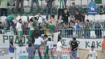 Flashback: Πανηγυρισμός του Γιώργου Καντιμοίρη στο δημοτικό στάδιο για τη Γ’ Εθνική το 2006