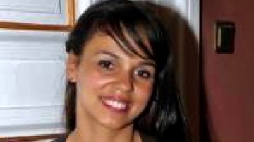 Η Ειρήνη η τσιγγάνα από τον καταυλισμό του Κορακόνερου, που πήγε στο πανεπιστήμιο και τελείωσε την Πάντειο!