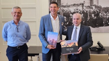 Συνάντηση του Δημάρχου Ρόδου Αντώνη Καμπουράκη με τον δωδεκανησιακής καταγωγής Δήμαρχο του Περθ της Αυστραλίας Βασίλη Ζεμπίλα