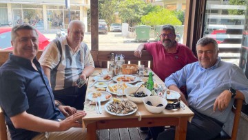Τι… «μαγειρεύουν» άραγε οι πρώην δήμαρχοι;