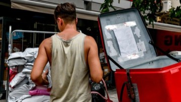 Καύσωνας "Κλέων": Υποχρεωτική παύση εργασιών σε εξωτερικούς χώρους και delivery - Τι προβλέπεται για τον ιδιωτικό τομέα