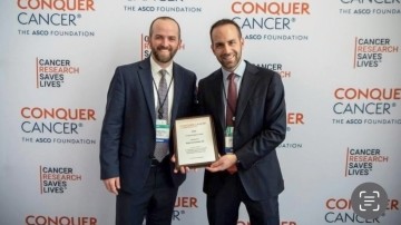 Δρ. Μηνάς-Πλάτων Οικονομίδης: Καθηγητής Ογκολογίας στο κορυφαίο Πανεπιστήμιο της Νέας Υόρκης NYU