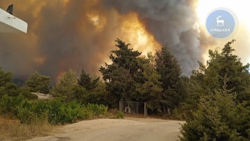 Πύρινη λαίλαπα έκαψε την καρδιά της Ρόδου