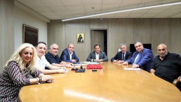 Ο Βασίλης Α. Υψηλάντης υποστήριξε τη χρονική επέκταση του επιδόματος ανεργίας στον τουρισμό στη συνάντησή του με τον Υπουργό Εργασίας