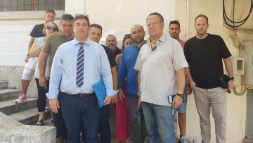 Παράσταση διαμαρτυρίας στην Κω μελών του «Σωματείου Εκμισθωμένων Οχημάτων με οδηγό» για υπέρογκα πρόστιμα