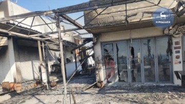 Ρόδος: Στάχτη κι αποκαΐδια απέμειναν από τα καταστήματα που έκαψε η φωτιά στο Κιοτάρι