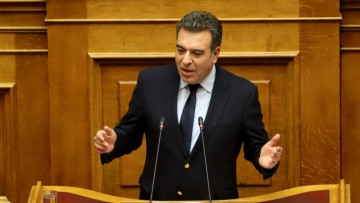 Παρέμβαση του Μάνου Κόνσολα για να επιβληθούν κανόνες στη λειτουργία servicers και funds που έχουν τα δάνεια των πολιτών
