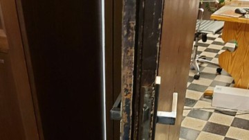 Οργή του κόσμου και πολιτική καταδίκη για τους βάνδαλους και υβριστές