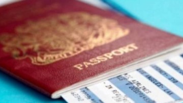 25 άτομα συνελήφθησαν στο λιμάνι της Ρόδου για κατοχή πλαστών εγγράφων και παράνομη είσοδο στη χώρα