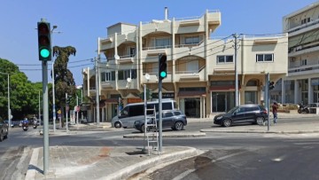 Αντικαθίστανται φωτεινοί σηματοδότες στην πόλη της Ρόδου