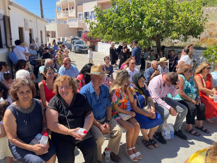 Εντυπωσιακή υπήρξε η προσέλευση κόσμου και επισήμων  στην εκδήλωση των Σπόων.