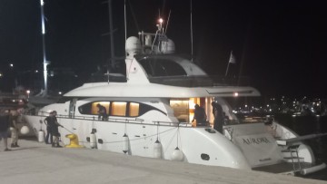 Με... πολυτελή θαλαμηγό μετέφεραν στη Μύκονο 51 μετανάστες