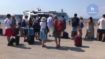 Αυξημένη η κίνηση στο λιμάνι λόγω επιστροφής των Ελλήνων εκδρομέων