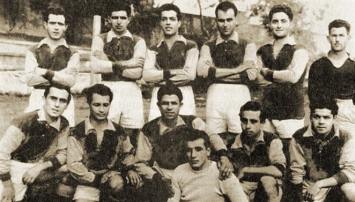Η ομάδα του Διαγόρα το 1946. Πρώτος αριστερά όρθιος ο Αντώνης  Χατζηπαναγιώτου-Σκαζής και τρίτος καθήμενος ο Παντελής Κουγιός