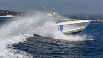 23 άτομα εντοπίστηκαν στην Ψάλτο Λίνδου - Συνελήφθη ο 22χρονος διακινητής τους