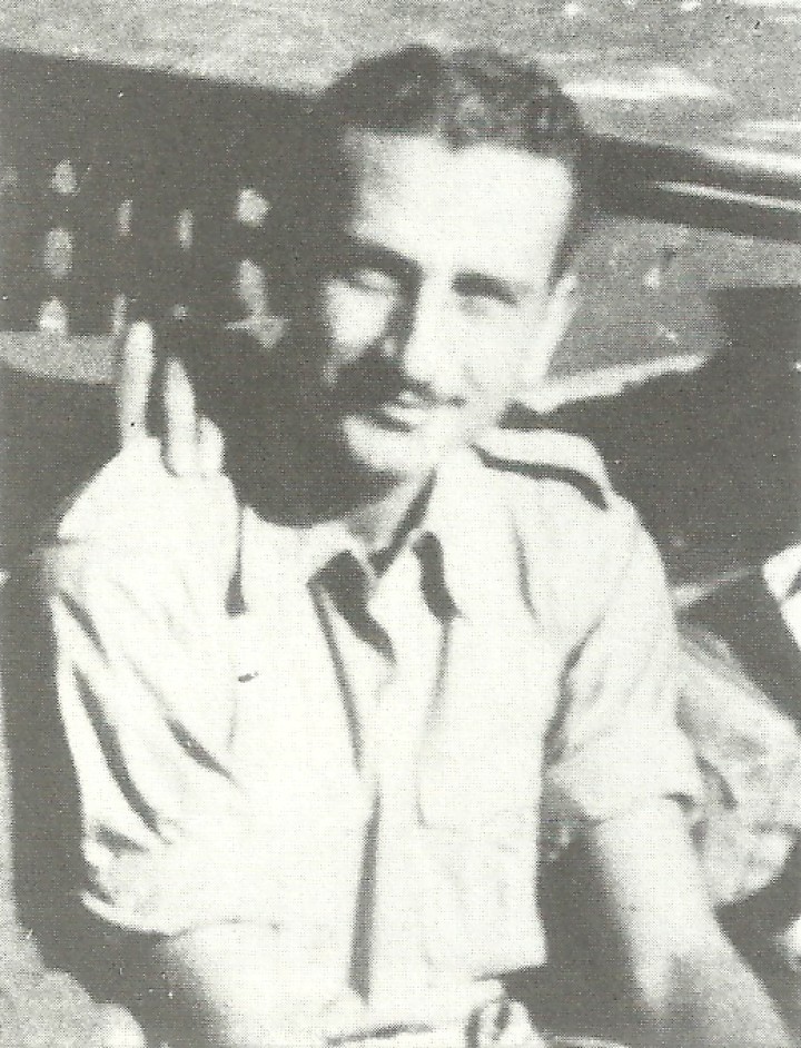 Ο Σπύρος Κατέχης στην Tahabia σε πλωτό σπίτι του Νείλου  της αγγλικής Υπηρεσίας  Πληροφοριών Καΐρου