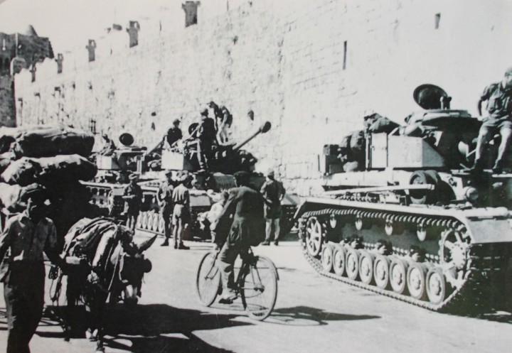 Απρίλιος 1943. Γερμανικά άρματα μάχης στη Ρόδο