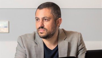 Νίκος Γερονικόλας: Φτάνει με τη στείρα ‘κοκορομαχία’, εμείς παρουσιάζουμε τις Tομές γενικής στήριξης επιχειρηματικότητας και τουρισμού
