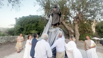 Κως: Αποκαλυπτήρια του αγάλματος του πατέρα της ιατρικής Ιπποκράτη