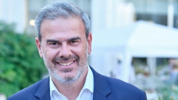 Στο Παρίσι για επαφές με τουριστικούς παράγοντες ο γ.γ. του ΕΟΤ