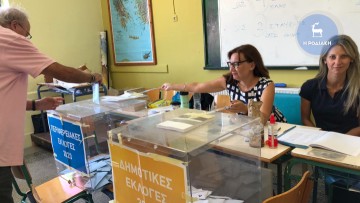 Φωτορεπορτάζ: Στην πόλη της Ρόδου άσκησαν το εκλογικό τους δικαίωμα οι περισσότεροι από τους επικεφαλής των παρατάξεων