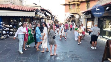 ΙΝΣΕΤΕ: 1 στους 4 τουρίστες στην Ελλάδα επιλέγει διακοπές all inclusive