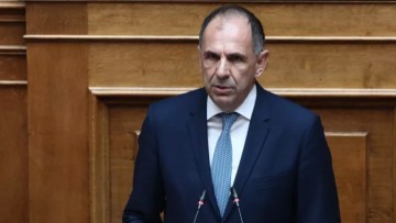 Διαψεύδει ο Γ. Γεραπετρίτης τα περί αποστρατιωτικοποίησης των νησιών