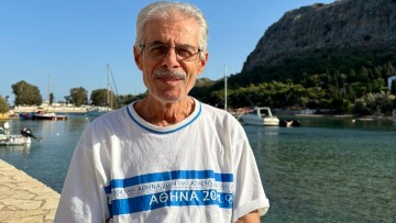 Πάλεψε 28 χρόνια με τον καρκίνο, κι απολαμβάνει πια τη ζωή στο Καστελλόριζο