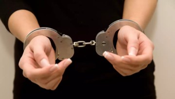 32χρονη με ένταλμα ανακριτή συνελήφθη χθες στη Ρόδο για ληστεία και κλοπές