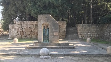 Γ. Ζαχαριάδης: Οι Έλληνες κρατούμενοι στη Μεσαιωνική Τάφρο της Ρόδου
