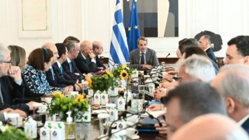 Ελεύθεροι επαγγελματίες: Για ποιους μειώνεται το τέλος επιτηδεύματος κατά 50% από το 2024