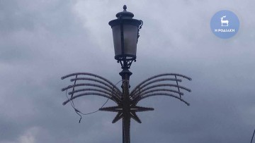 Ξεκίνησε να τοποθετείται ο χριστουγεννιάτικος ο στολισμός!