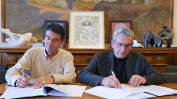 Υπογράφηκε η εργολαβική σύμβαση για τις επείγουσες αντιπλημμυρικές παρεμβάσεις στις πληγείσες περιοχές από τη δασική πυρκαγιά της Ρόδου