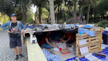 Κύμα αγανάκτησης– Αυτοσχέδιοι καταυλισμοί στο κέντρο της Ρόδου