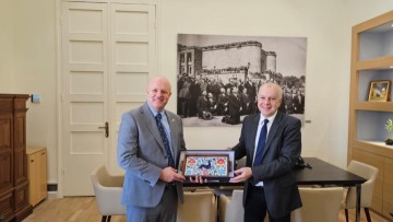 Τον γενικό πρόξενο της Πρεσβείας των ΗΠΑ υποδέχθηκε σήμερα στο γραφείο του ο δήμαρχος Ρόδου