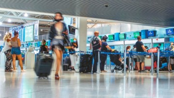 Ανδρεάδης και Ρέτσος για Τουρισμό: Νέο ρεκόρ με πάνω από 20 δισ. ευρώ το 2023, θετικά μηνύματα για 2024