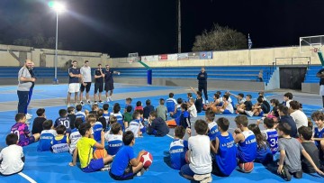 Επίσκεψη παικτών της ανδρικής ομάδας του Κολοσσού στα γήπεδα των ακαδημιών!