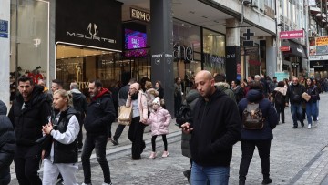 Δημοσκόπηση Prorata: Στην τρίτη θέση μαζί με το ΚΚΕ ο ΣΥΡΙΖΑ