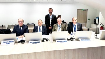 Ο χειρουργός Κώστας Κουτσόπουλος προήδρευσε  στην τακτική συνεδρίαση του CEOM στο Παρίσι