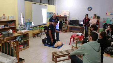 Εκπαίδευση γονέων των Δημοτικών Σχολείων 16ου Ρόδου και 1ου Καλυθιών στις Πρώτες Βοήθειες