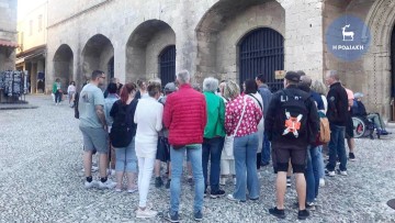 Ξεναγοί: «Σθεναρό όχι» στο νομοσχέδιο που υποβαθμίζει το επάγγελμα