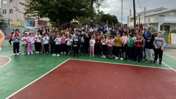 Το 2ο Δημοτικό Σχολείο Καλυθιών επισκέφθηκαν παίκτες του Κολοσσού