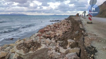 Εκτεταμένες ζημιές στην παραλία της Αρχαίας Καμείρου