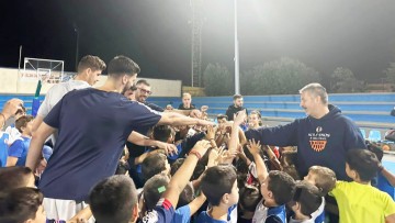 Δυνατά φιλικά των Παμπαίδων  του Κολοσσού σε Αθήνα και Λουτράκι