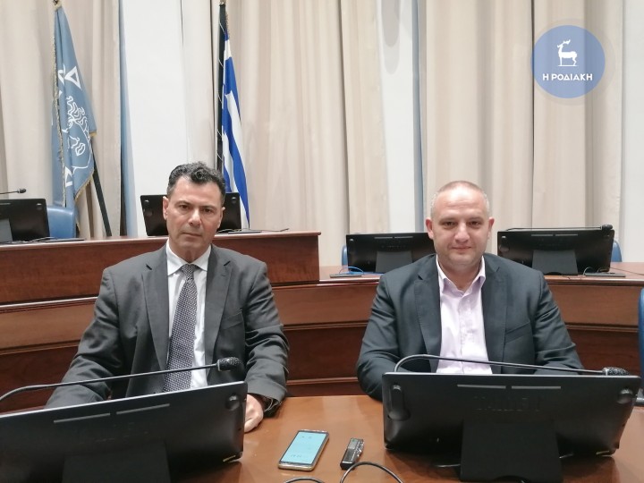 Από αριστερά στη φωτό οι κ.κ. Ν. Μανίκαρος και Σπ. Σπυρόπουλος