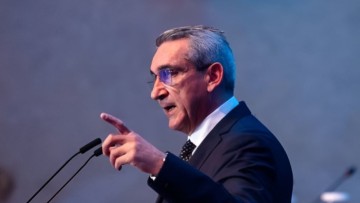 Με την ολοκλήρωση της Α΄ φάσης των διεθνών διαγωνισμών για τα Ολοκληρωμένα Συστήματα Διαχείρισης Απορριμμάτων Ρόδου και Θήρας, κλείνει το 2023 για τον ΦΟΔΣΑ Νοτίου Αιγαίου